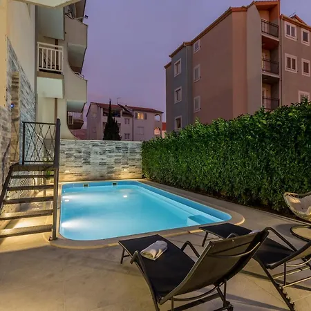 Stobrec Apartment *